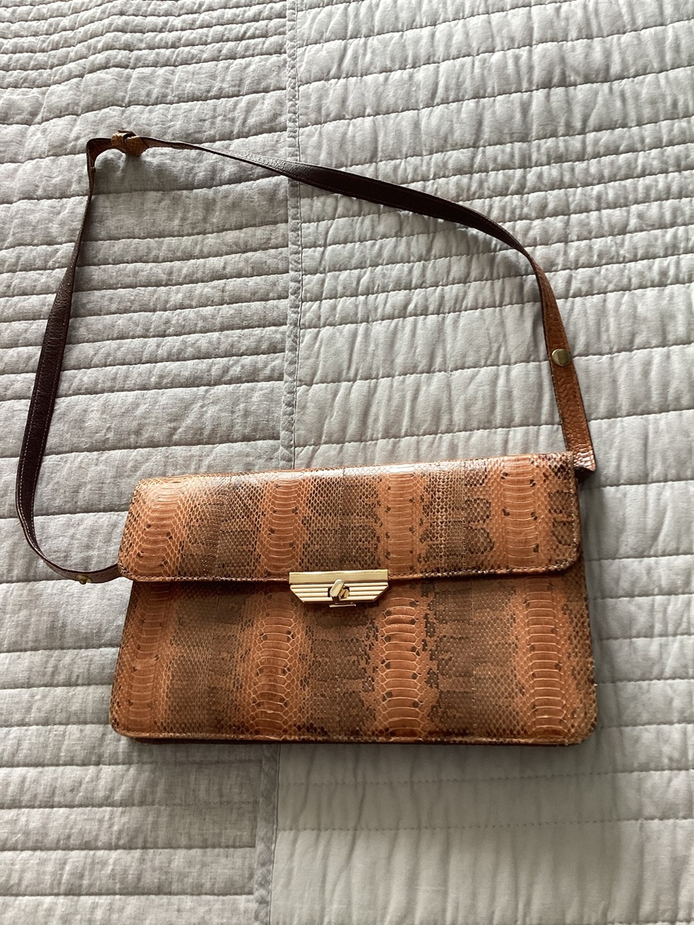 Tan Snake-Embossed Leather Crossbody Bag.vintage 80’s